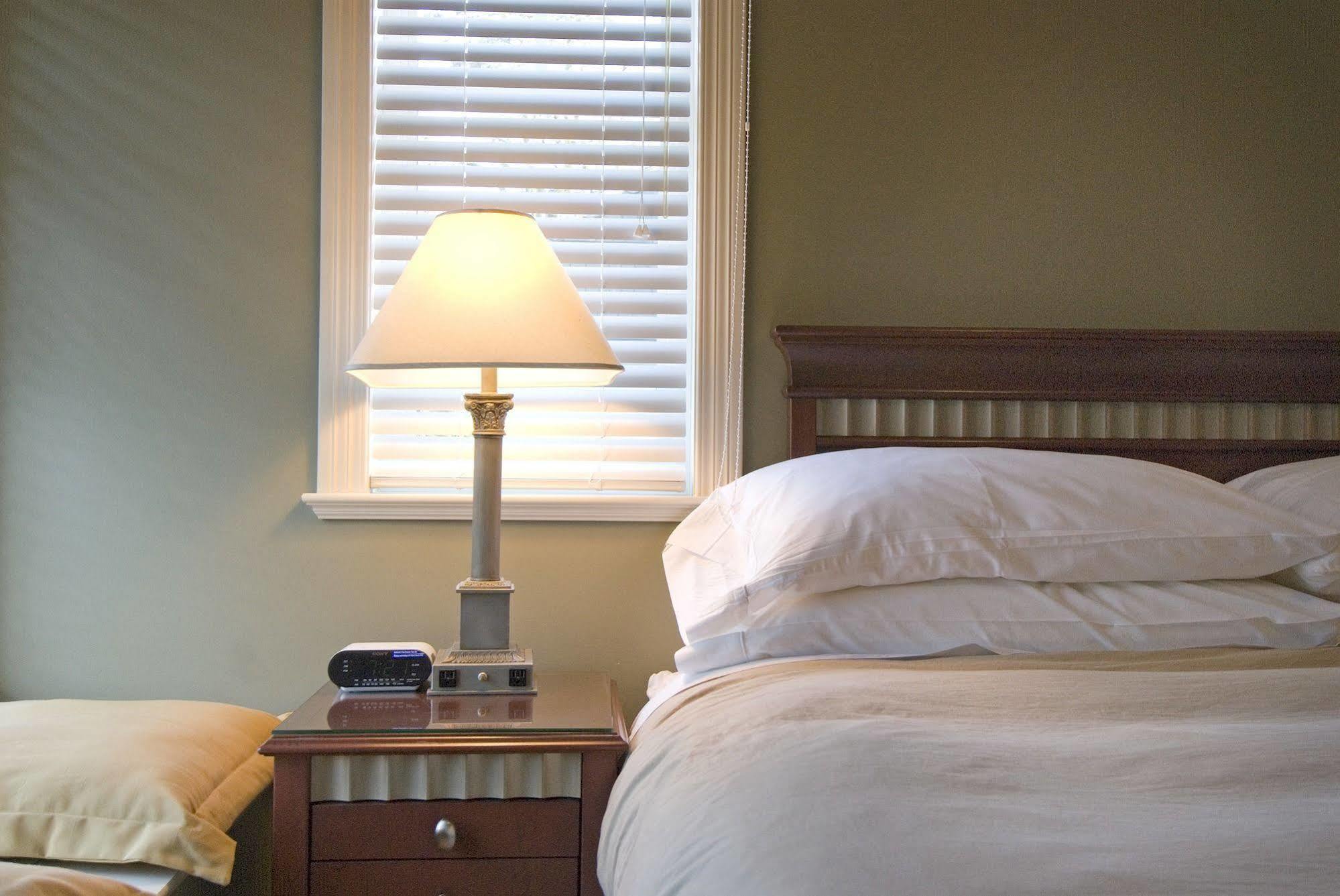 Granville House Bed And Breakfast (Adults Only) バンクーバー エクステリア 写真