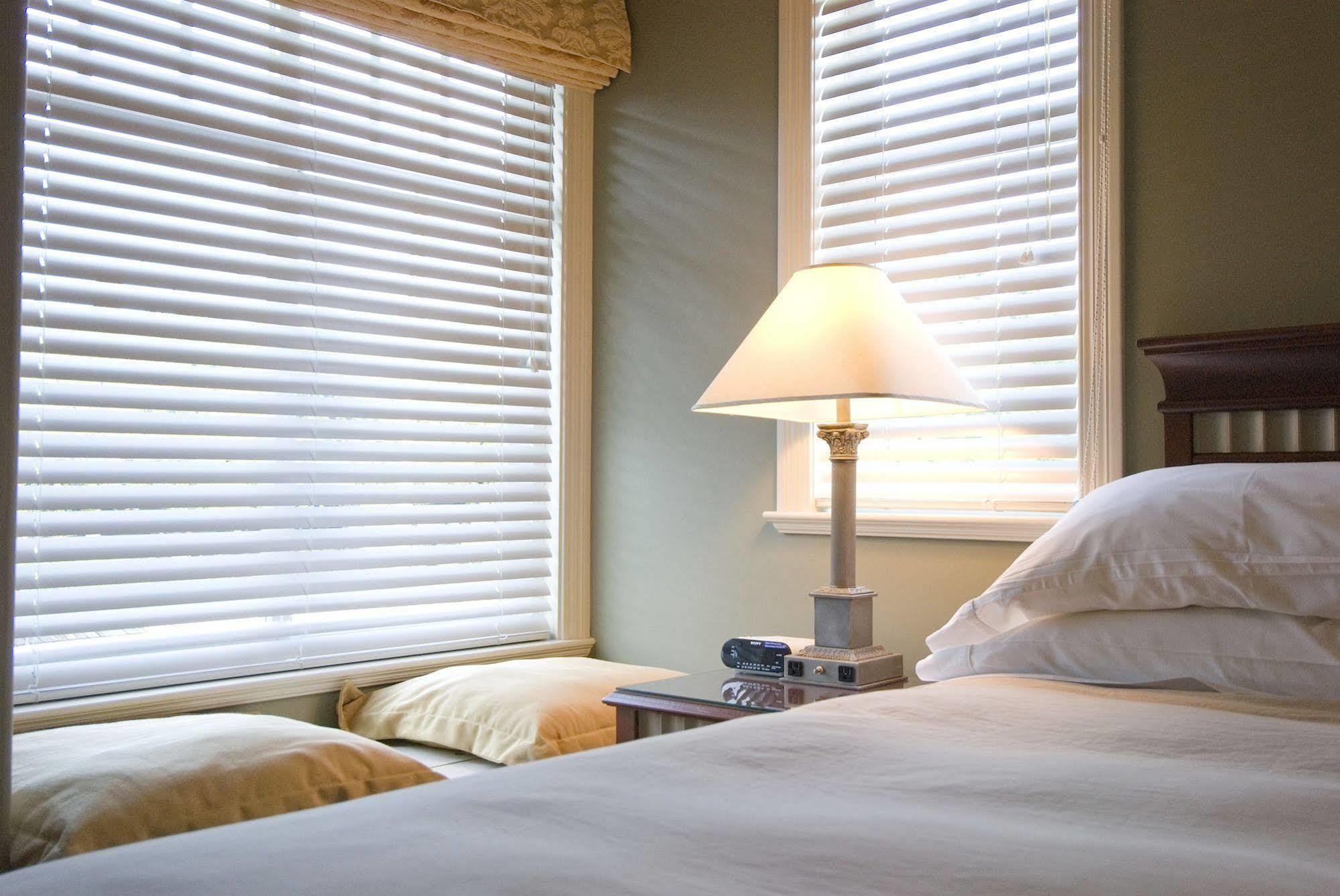 Granville House Bed And Breakfast (Adults Only) バンクーバー エクステリア 写真